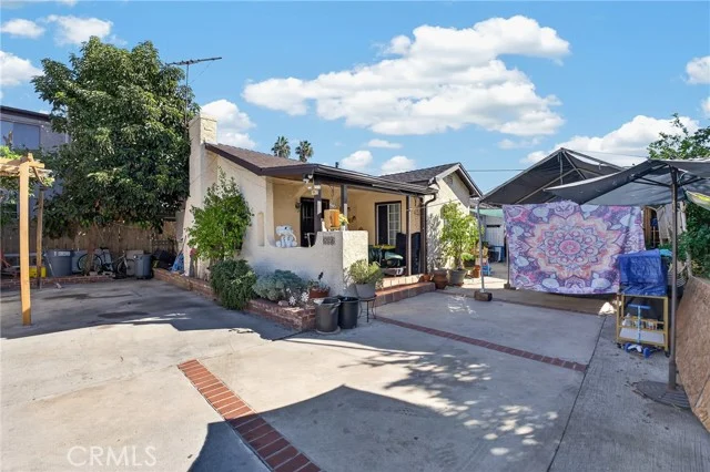 6856 Laurel Canyon Boulevard photo 3