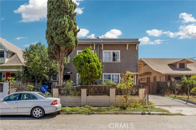 1528 2nd Avenue photo 2