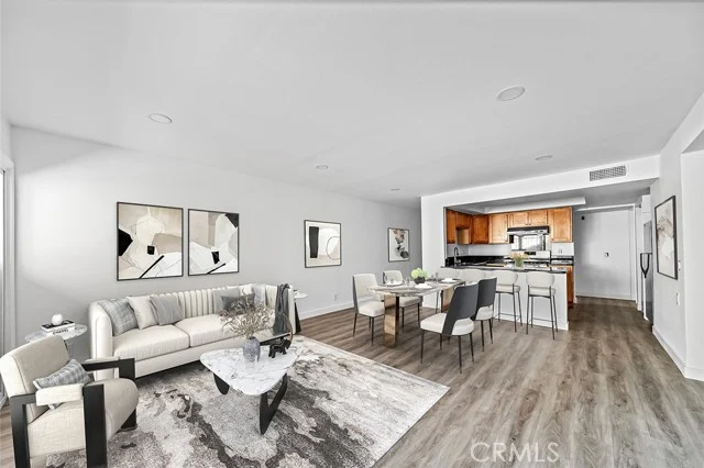 918 W College Street #316 photo 2