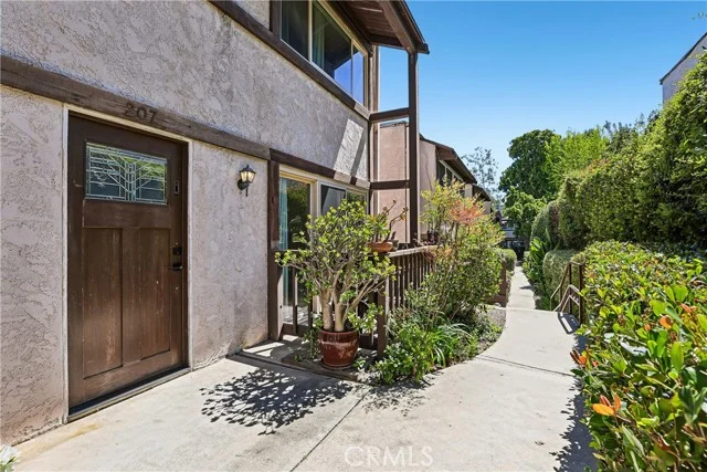 328 S Miraleste photo 3