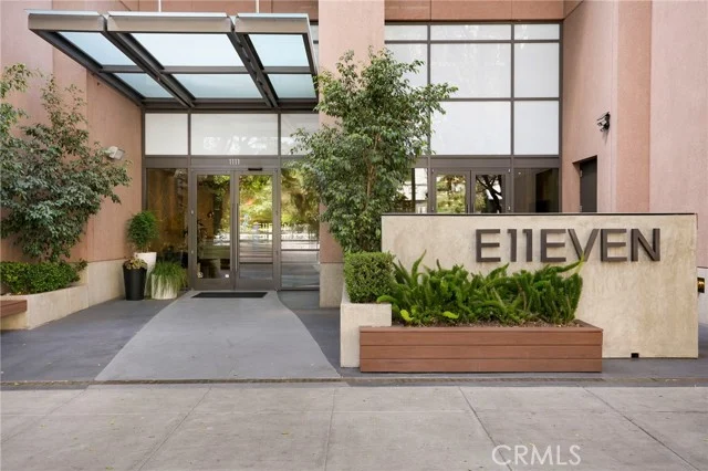 1111 S Grand Avenue #1102, Los Angeles