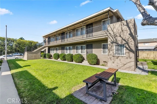 4336 N Lakewood photo 4