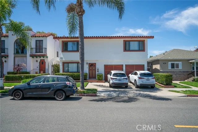 825 Roswell Avenue photo 4