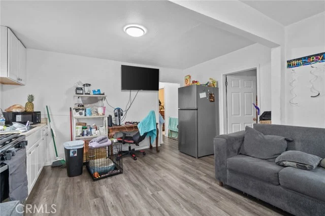 9538 Compton Avenue photo 3