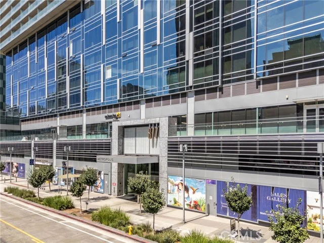 877 Francisco Street #819, Los Angeles