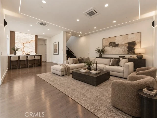 8633 Hollywood photo 4