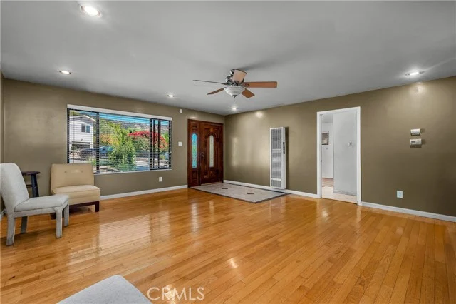 2326 Loy Lane photo 4