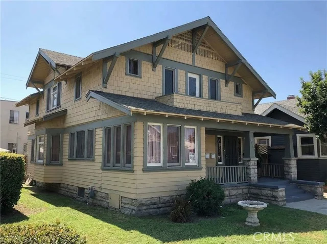 833 Cedar photo 4