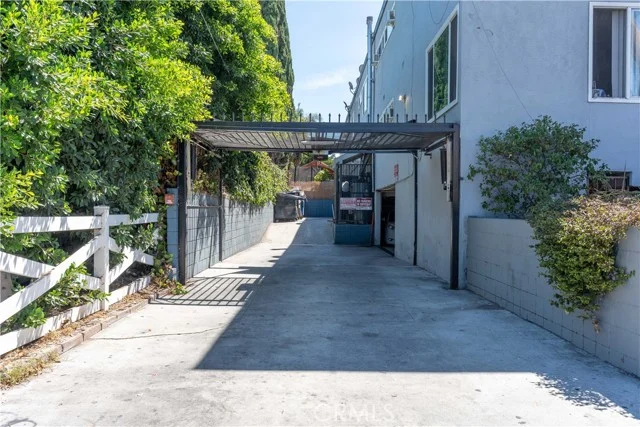 13061 Vanowen Street photo 4