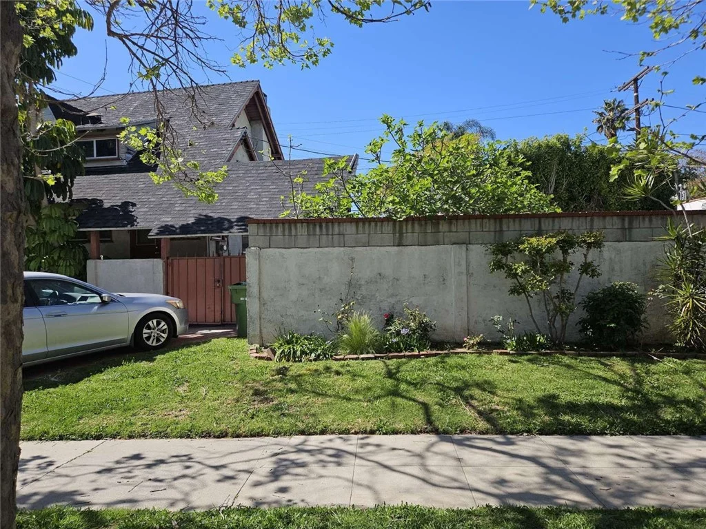 2642 Manning Avenue photo 3