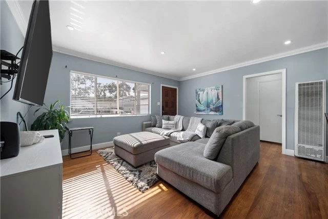 1223 W 187th Place photo 5