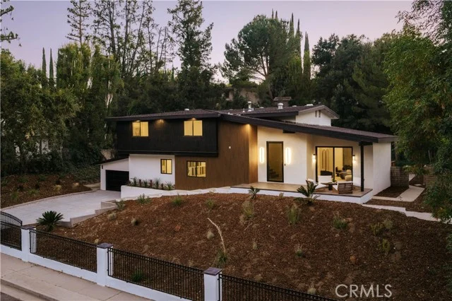 4041 Vanalden Avenue, Tarzana