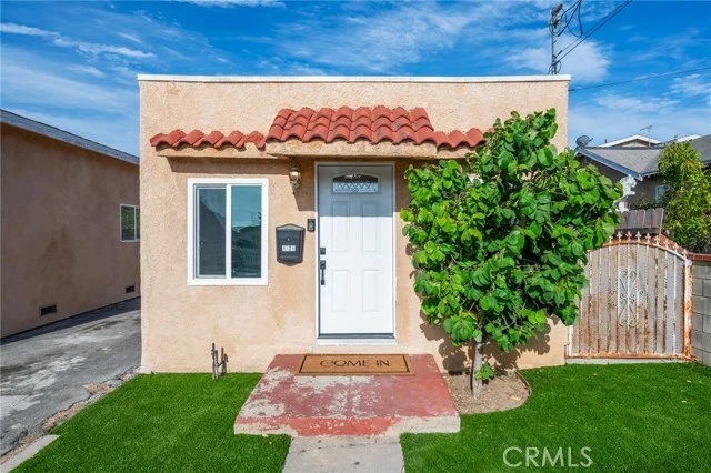 1320 N Neptune Avenue photo 2