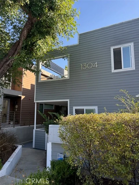 1304 12th Street #E, Manhattan Beach