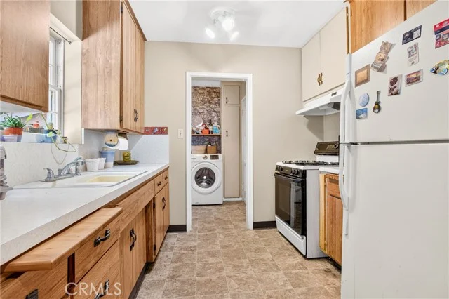 5130 Willis Avenue photo 3