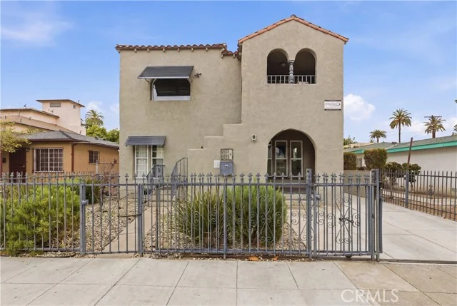 2911 S Palm Grove Avenue photo 2