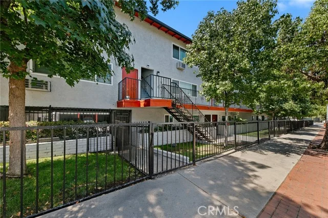 2208 Michigan Avenue photo 4