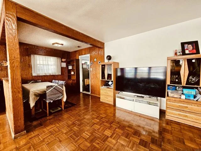3333 Delta Avenue photo 4
