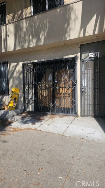 2921 W Florence photo 3