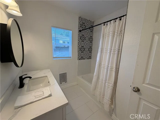 5445 Cartwright photo 5