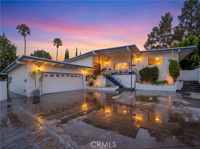 22936 Crespi, Woodland Hills