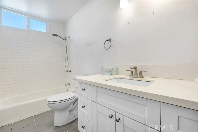 2232 Workman photo 4