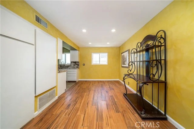 14947 Dickens Street #3 photo 4