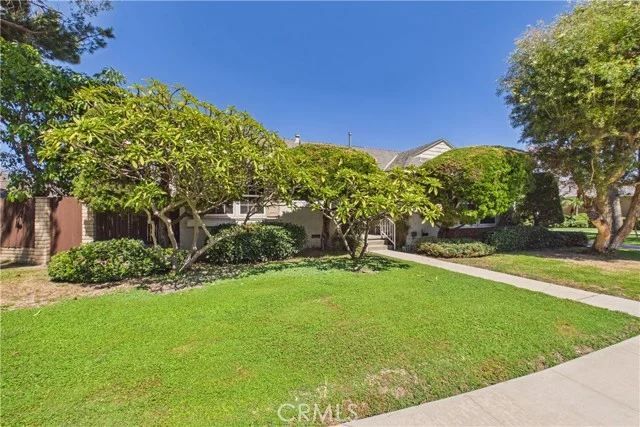1902 Lees Avenue photo 3
