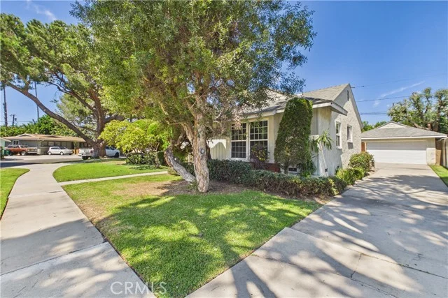 1902 Lees Avenue photo 5