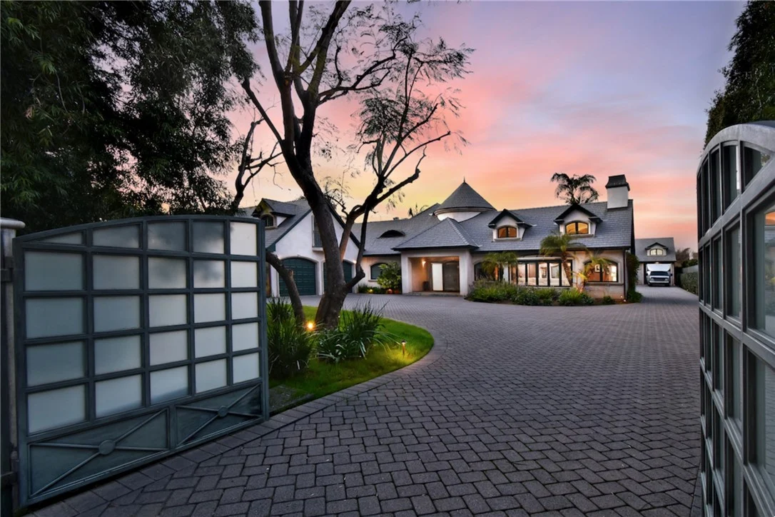 13157 Chandler Boulevard, Sherman Oaks
