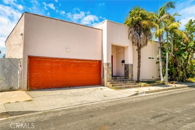 3837 Sherview photo 3