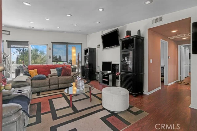 3837 Sherview photo 5
