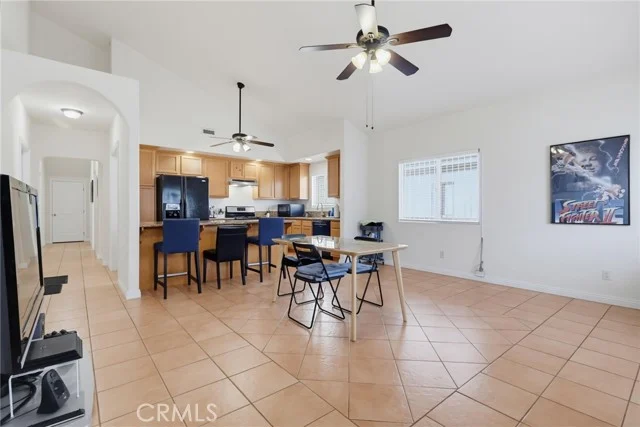 2542 E Madison Street photo 5
