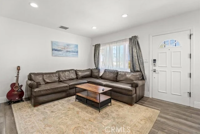 750 Sheldon Street photo 4