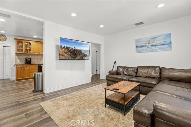 750 Sheldon Street photo 5