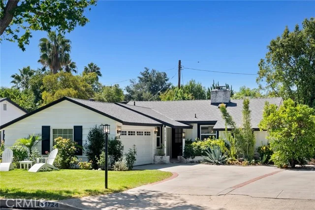 14724 Cumpston Street photo 2