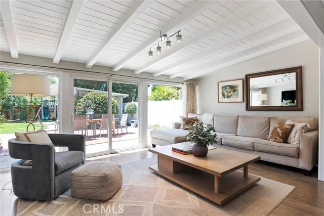 14724 Cumpston Street photo 4