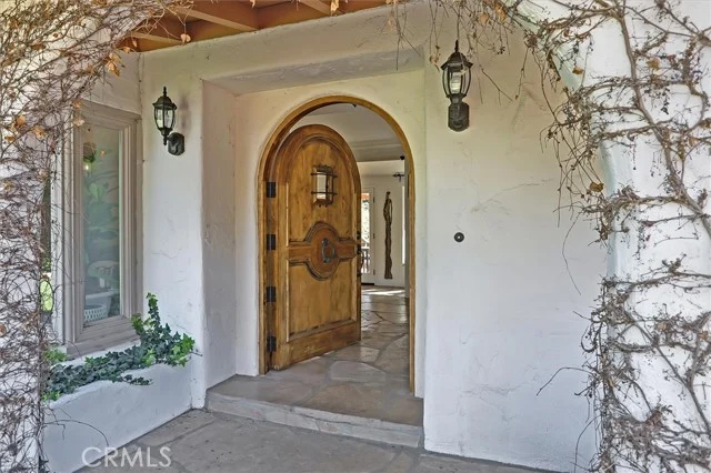 23130 Oxnard Street photo 4
