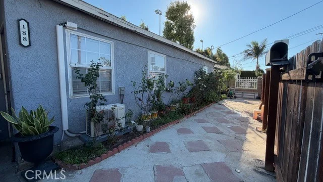 188 E 214th photo 2