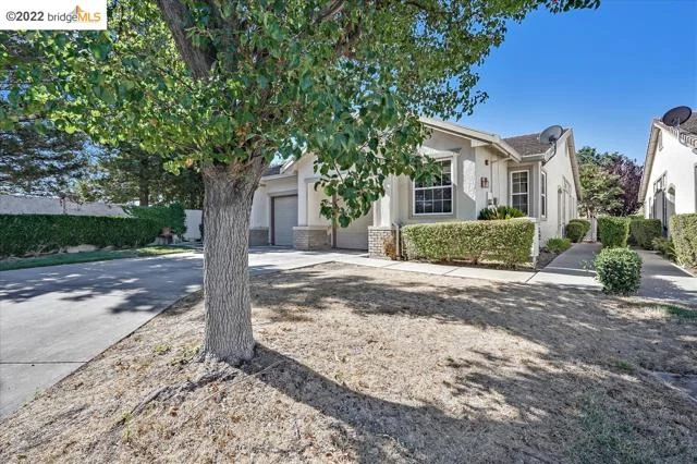 1430 Kent Pl photo 3