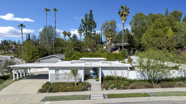 4500 Stark Avenue, Woodland Hills