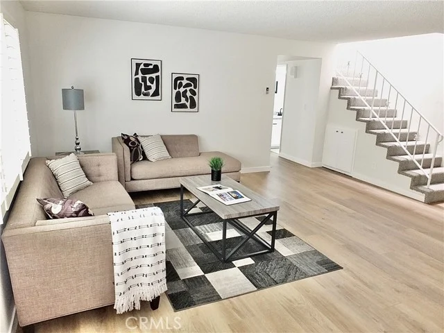 621 Termino Avenue photo 4