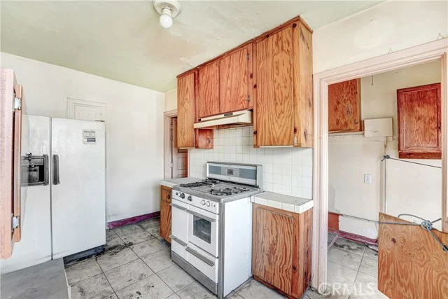 422 N Mott Street photo 5