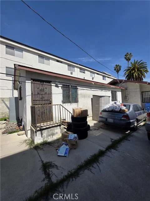 527 N Hobart photo 3