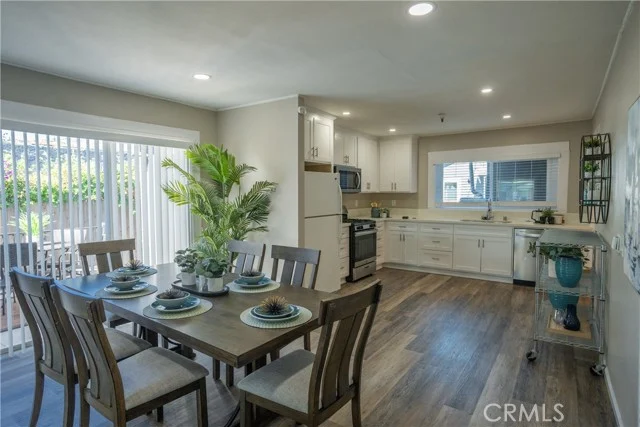 932 Walnut photo 5