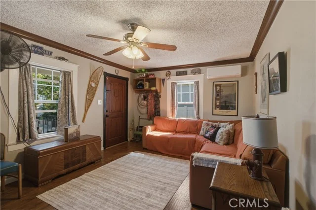 337 N Occidental photo 4