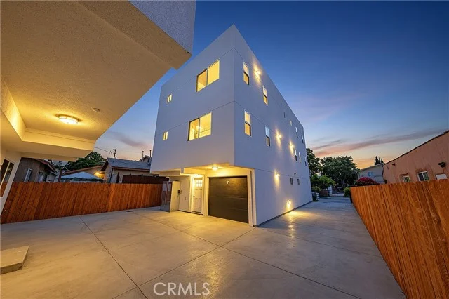 5327 Geer photo 3