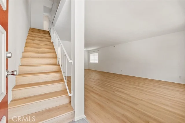 218 Thorne photo 3