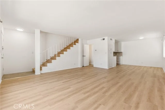218 Thorne photo 5