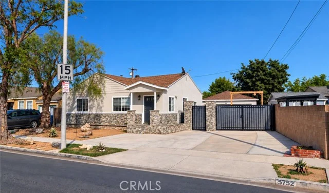 5752 Chestnut photo 1